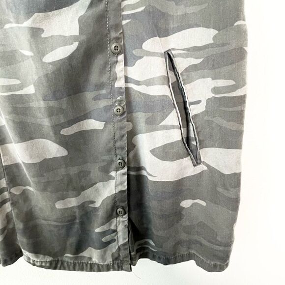 Express Camo scrunch sleeves side button tunic top - Women’s M - Picture 4 of 7